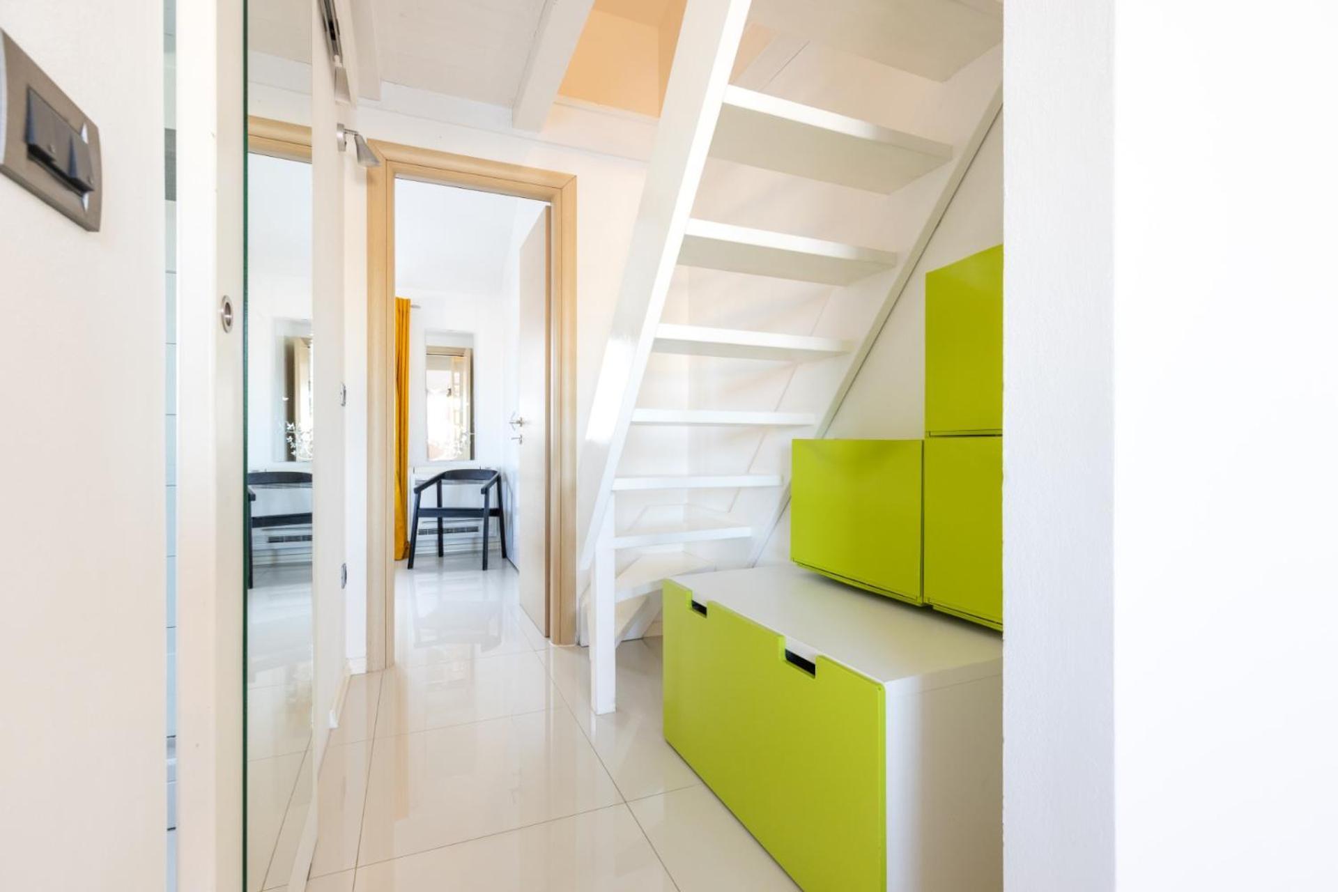 Apartments Montevideo Малий Лошинь Екстер'єр фото