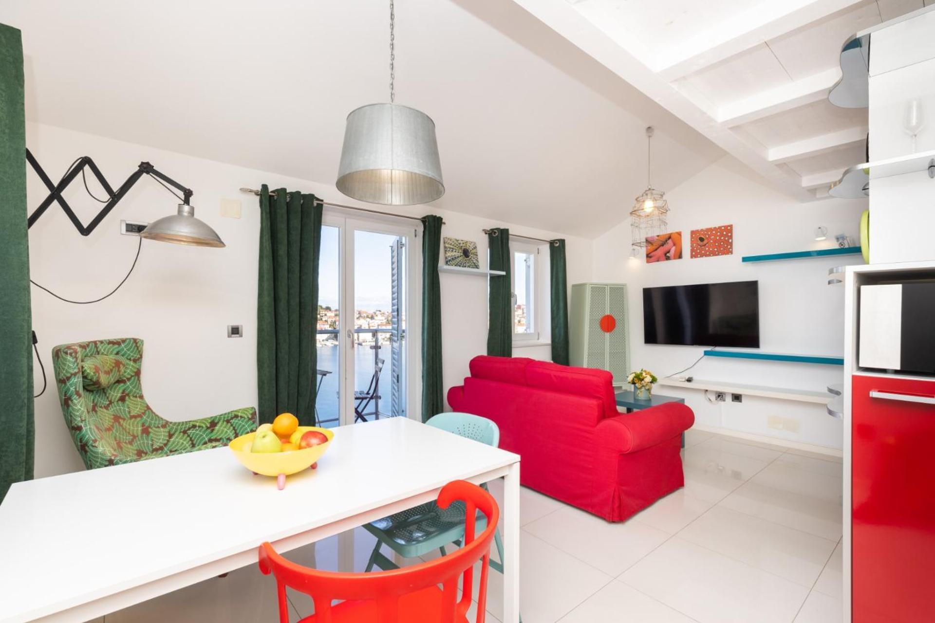 Apartments Montevideo Малий Лошинь Екстер'єр фото